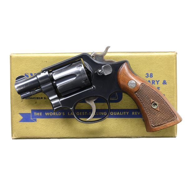 SMITH & WESSON M&P DA REVOLVER.