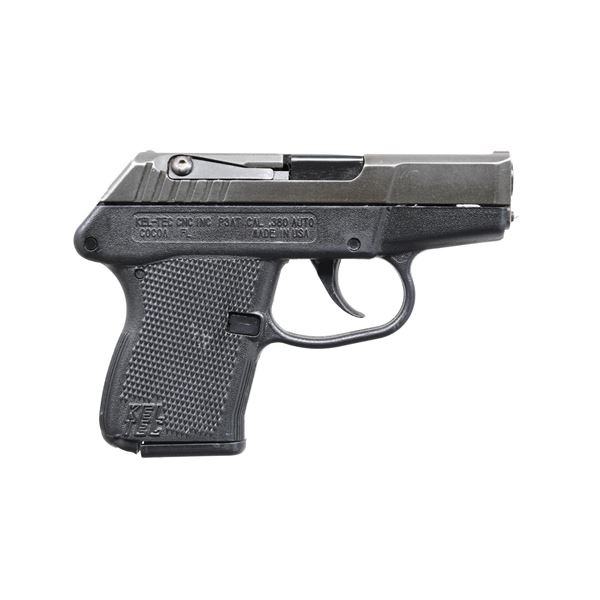 LOT OF 4 SEMI-AUTOMATIC PISTOLS.