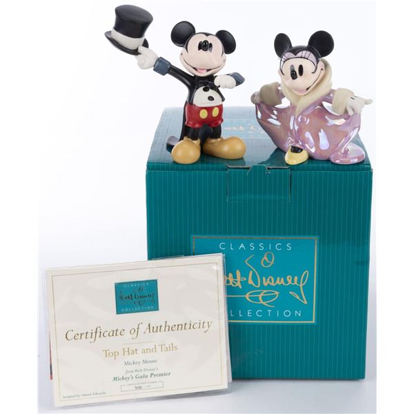 A Walt Disney Classics Mickey & Minnie Figurine Set.