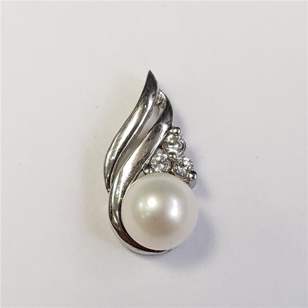 Silver Fresh Water Pearl 18" Necklace, Suggested Retail Value $160