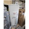 Image 3 : Giant Standard 60-Gallon White Electric Water Heater