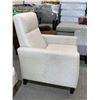 Image 4 : Vogel By Chervin Deluxe Power Recliner 32" x 34"