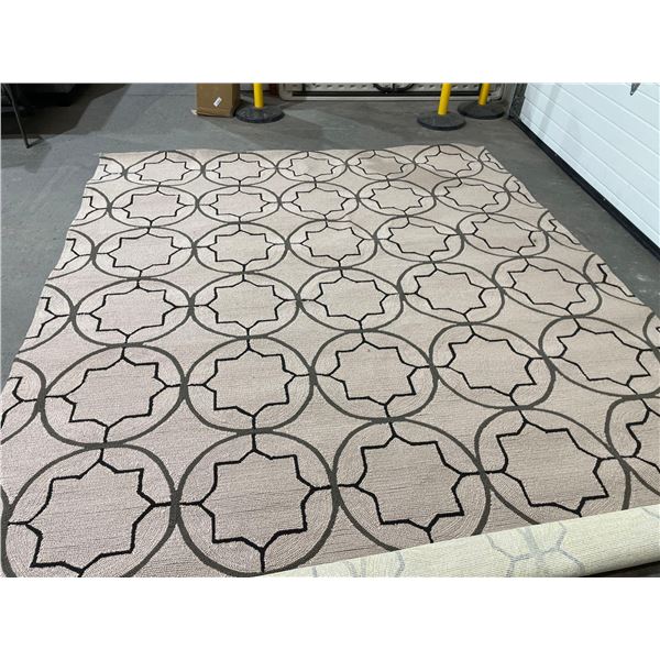 Berber Style Beige Circle & Star Pattern Area Rug Aprox. 6x9'