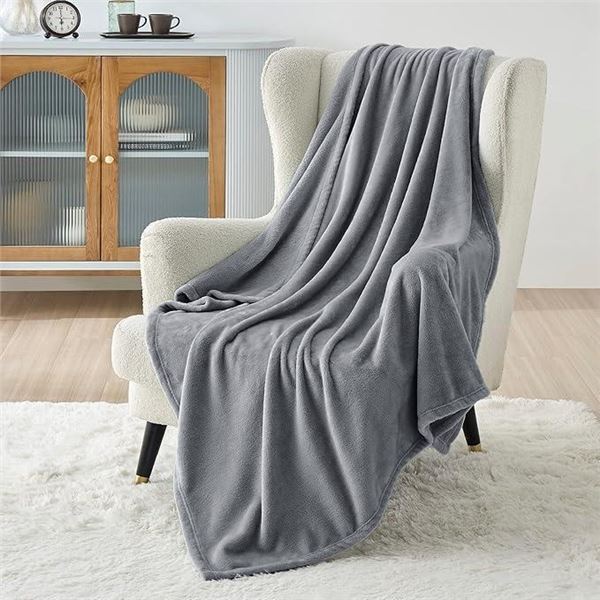Bedsure Fleece Throw Blanket for Couch - Grey Throw Blankets, Lightweight Fuzzy Cozy Soft Plush Warm