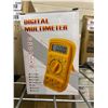 Image 1 : Digital handheld multimeter