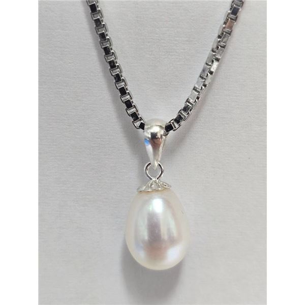 Silver Fresh Water Pearl Necklace, Suggested Retail Value $80