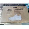 Image 2 : Kirkland White Comfort Walkers Size 9