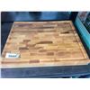 Image 2 : Labell Boards L12166 Canadian End Grain Butcher Block with Groove 12 x 16 x 1.5", Maple