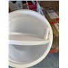 Image 3 : Umbra Touch Waste Can with Lid, White