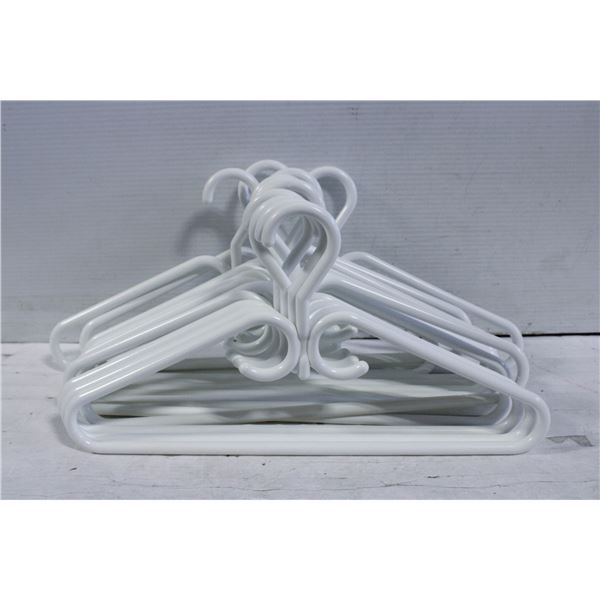 14 HEAVY DUTY PLASTIC HANGERS