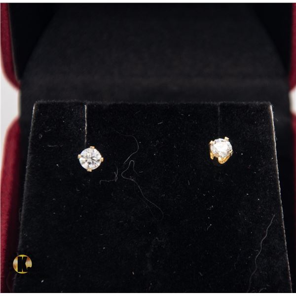 #857-HAND SET 0.34 CT TW FULL CUT ROUND