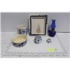 Image 1 : TRAY OF COBALT BLUE COLLECTABLES DELFT