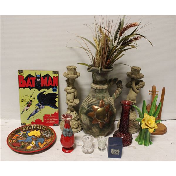 TRAY OF ASSORTED COLLECTIBLES