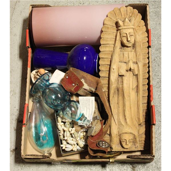 TRAY OF ASSORTED COLLECTIBLES