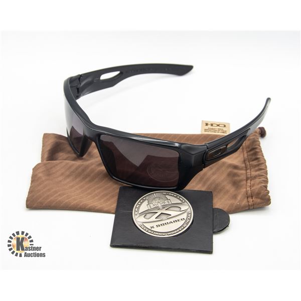 OAKLEY SUNGLASSES WITH BAG