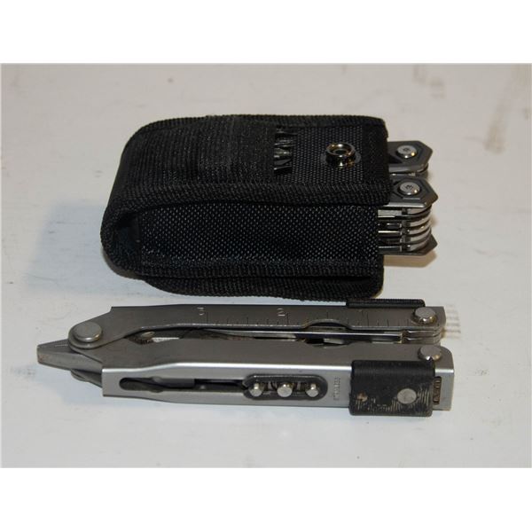 BAG WITH TWO MULTI-TOOL KNIVES