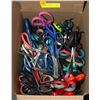 Image 1 : BOX OF SCISSORS