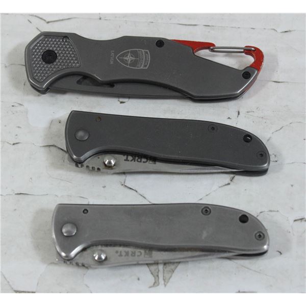 BAG WITH THREE POCKET KNIVES