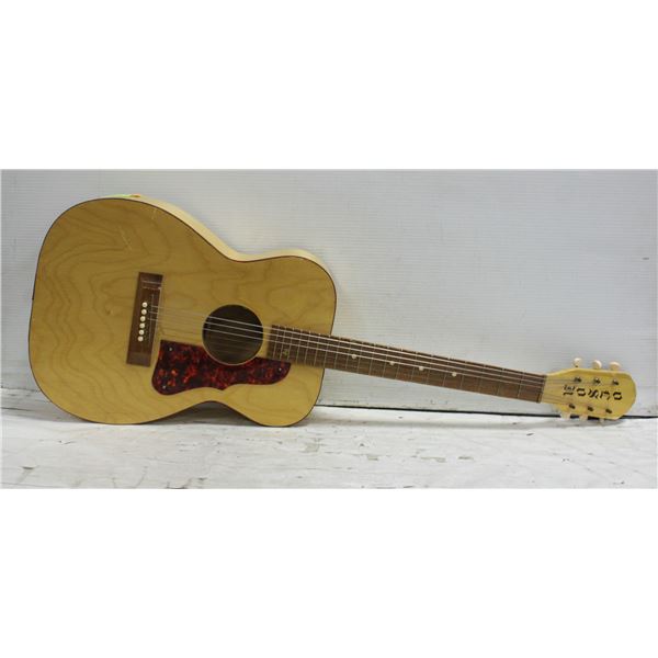 ACOUSTIC GUITAR