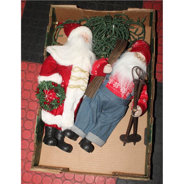 FLAT WITH 2 SANTA FIGURINES AND SET OF