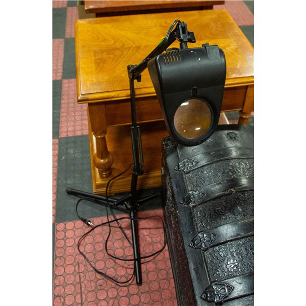 MULTI-LEN MAGNIFER WITH LIGHT