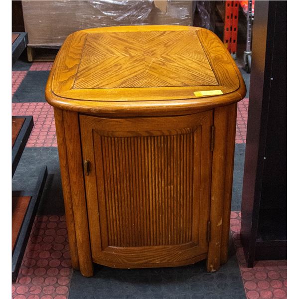 WOOD COFFEE TABLE - 27"X20.5"