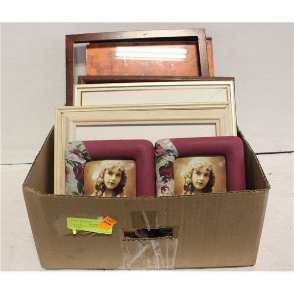 FLAT OF VINTAGE PICTURES & FRAMES