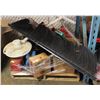 Image 1 : PALLET OF ESTATE MISC ITEMS