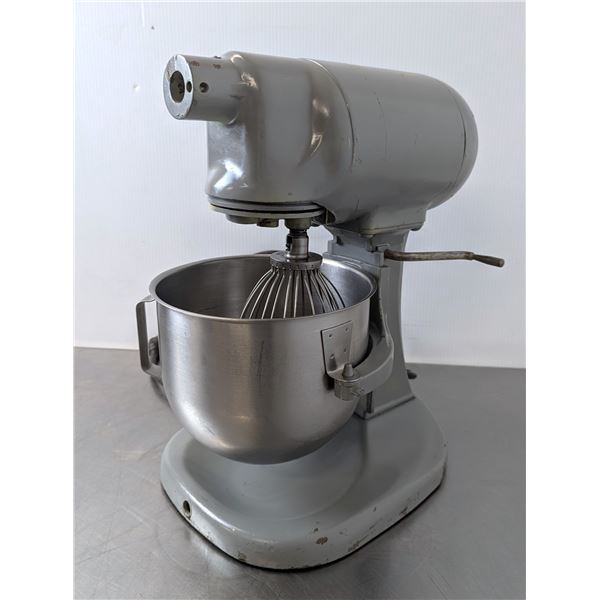 Hobart N50 5qt Commercial Stand Mixer With Wire Whip Attachment | 27/MR1-2
