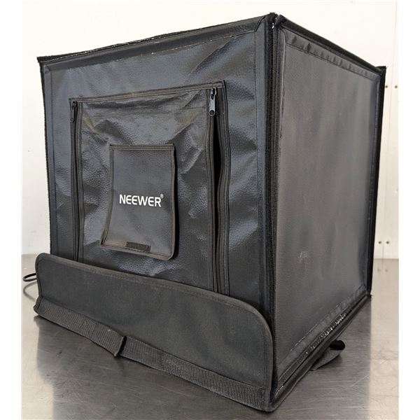 NEEWER 20" x 20" Photo Studio Light Box | L6-CR1