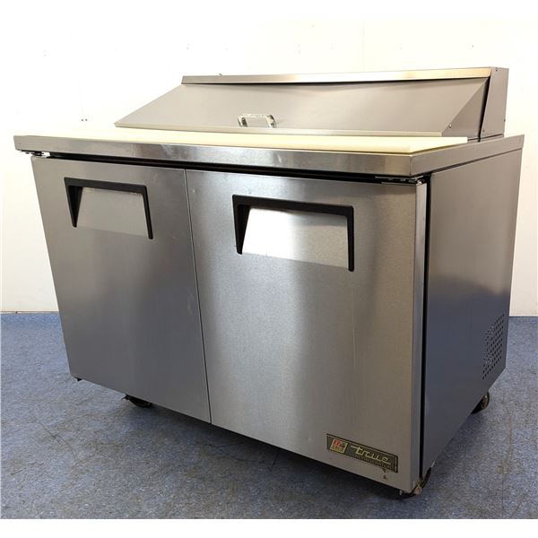 True TSSU-48-12 48" Refrigerated Sandwich/Salad Prep Table | 9403/R8