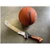 Image 1 : MACHETTE AND BASKETBALL