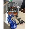 Image 1 : RIDGID 1 GAL.CORDLESS AIR COMPRESSOR WITH 2 BATTERIES AND CHARGER