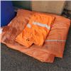 Image 3 : RAIN PANTS AND LARGE TARP