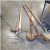 Image 4 : BUNDLE OF GARDEN TOOLS