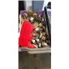 Image 3 : TWO TRAYS OF CASTERS, SCALE AND MORE