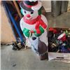 Image 4 : BOX OF OUTDOOR LIGHTS WITH 31" SNOWMAN FIGURE AND OWL