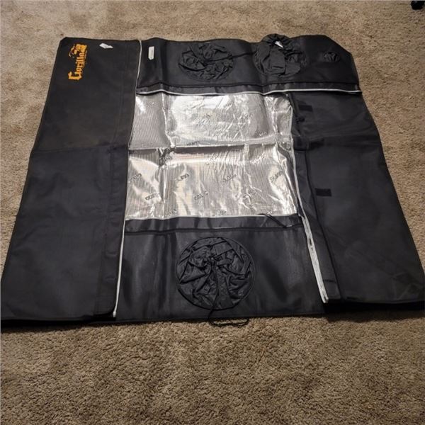 GORILLA GROW TENT 5'X5'X8' WITH POLES NO CONNECTORS NEVER USED