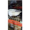 Image 1 : PORCELAIN SINK