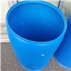 Image 3 : 2 200L PLASTIC BARRELS WITH LIDS