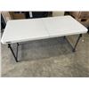 Image 2 : 4' FOLDING TABLE