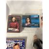 Image 2 : 7 STAR TREK FIGURES AND 2 STAR TREK ACCESSORY PACKS, CARDS AND BOOK