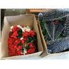 Image 2 : 2 BOXES OF LIGHTS AND GARLAND DECOR
