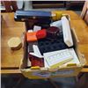 Image 1 : JEWELRY DISPLAY ITEMS