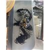 Image 8 : LOT OF KNICK KNACKS AND HOUSEHOLD ITEMS