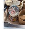 Image 9 : LOT OF KNICK KNACKS AND HOUSEHOLD ITEMS