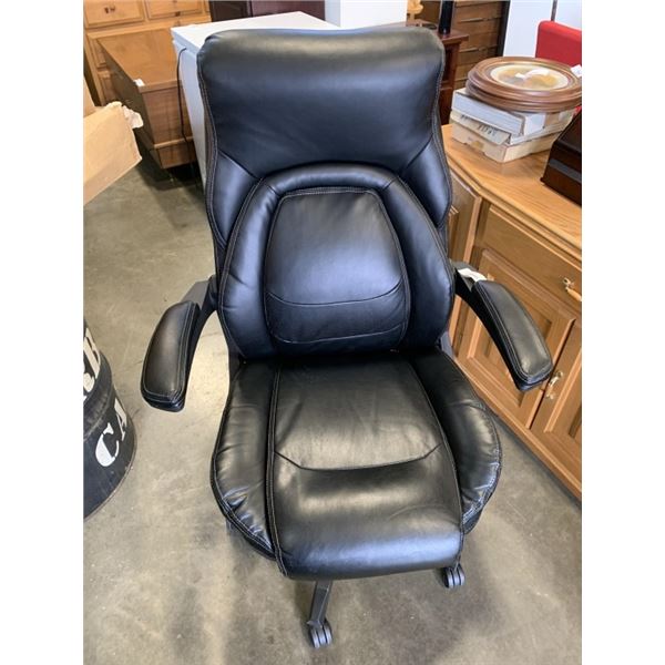 ROLLING OFFICE CHAIR