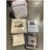 Image 1 : BOX OF VARIOUS LINENS