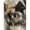 Image 1 : POTS AND PANS WITH LIDS