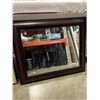 Image 3 : FRAMED PRINT BY LENA LIU AND FRAMED MIRROR